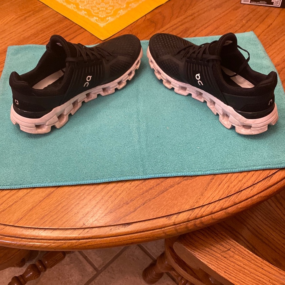 Womens On Cloud shoes